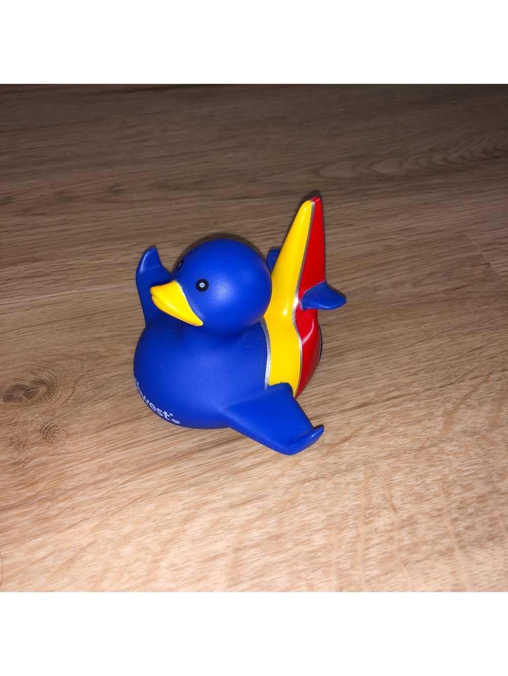 SOUTHWEST AIRLINES RUBBER DUCK ASSURANCE RED BLUE YELLOW RARE
